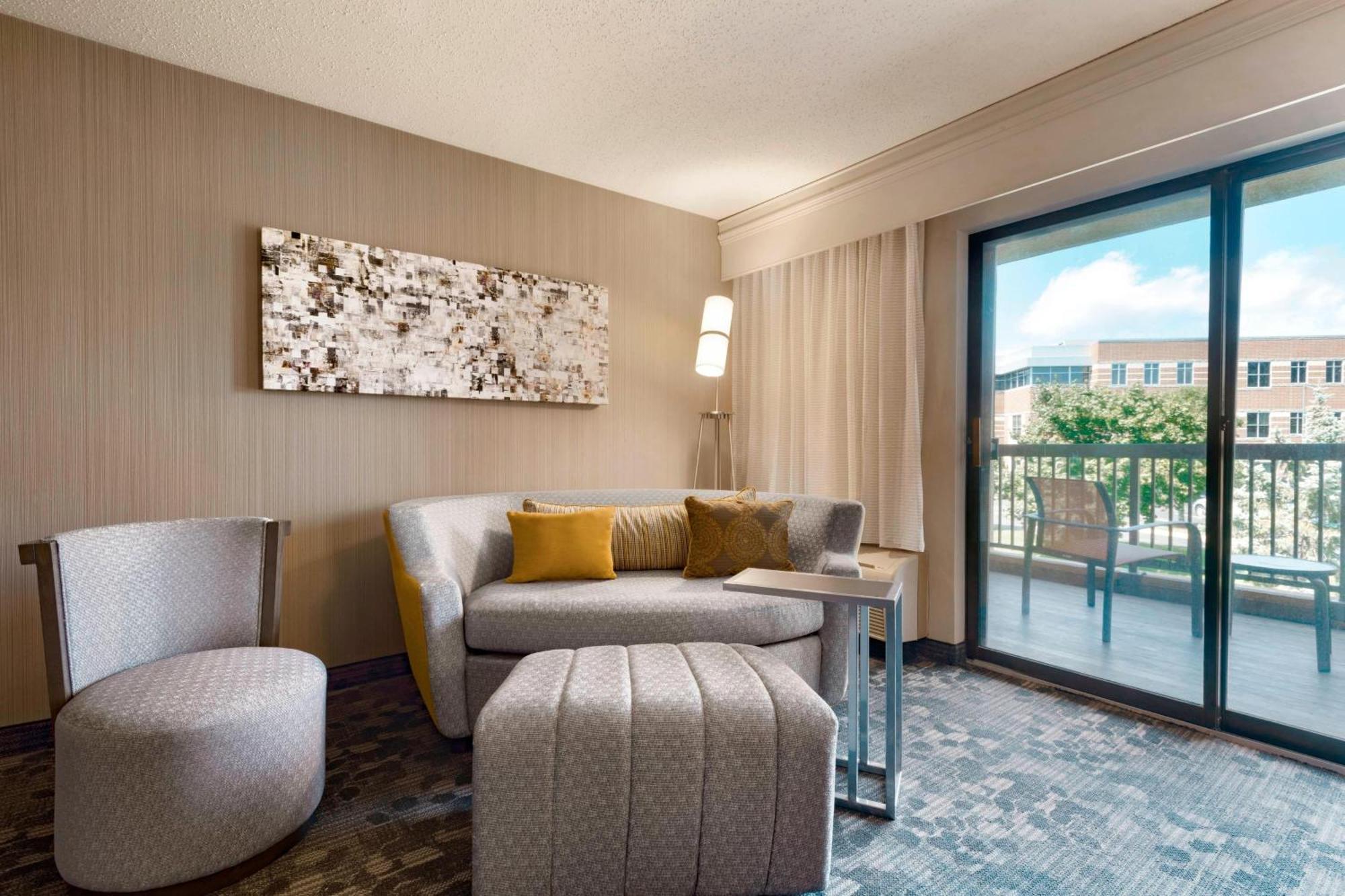 คอร์ทยาร์ด แอครอน แฟร์ลอว์น Hotel Montrose ภายนอก รูปภาพ